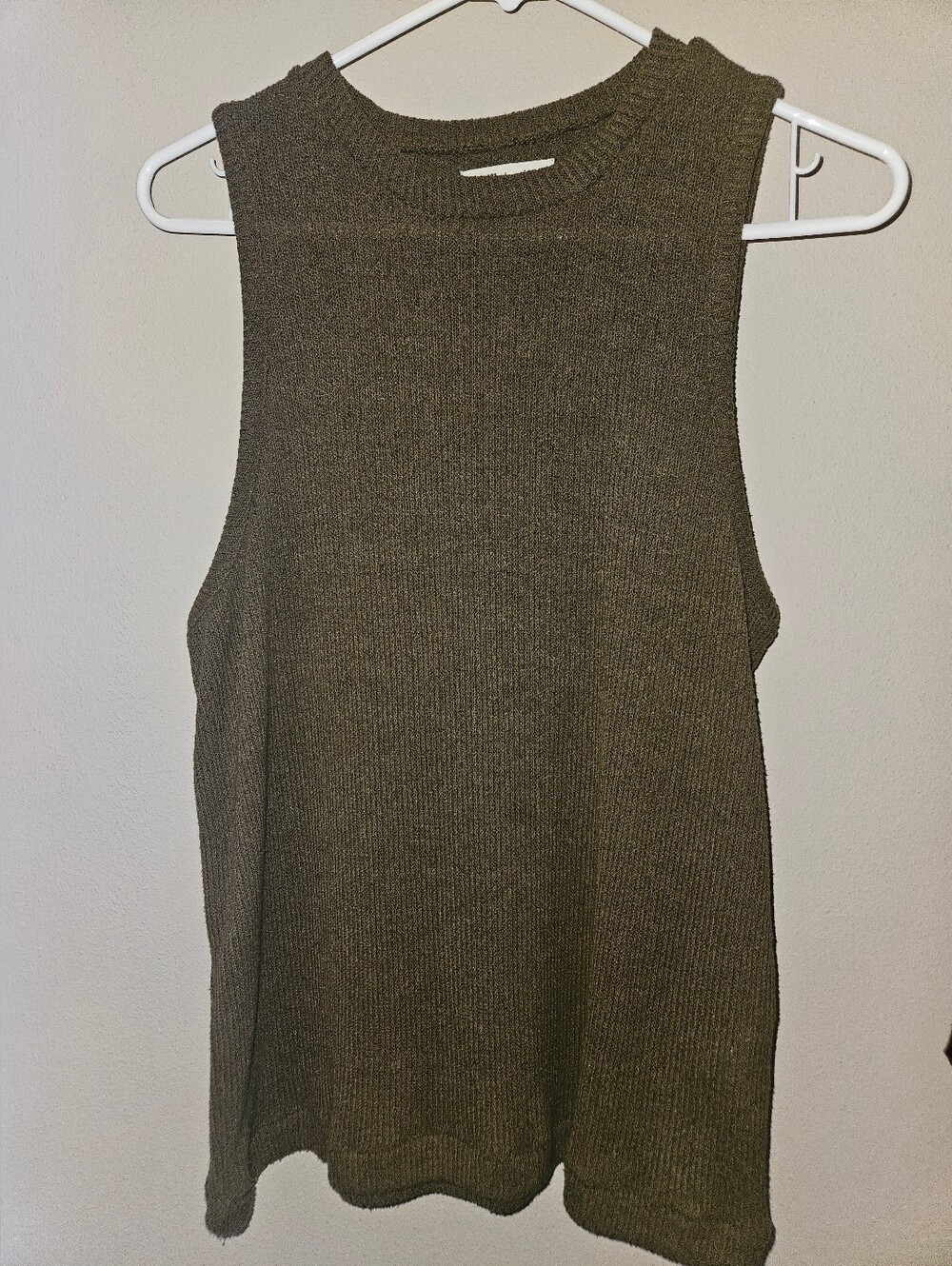 Madewell Sleeveless Ribbed Knit Tank Top in Olive Green